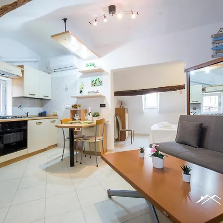 4m|1br| A/c| Wi Fi By Tilo * ג'נובה